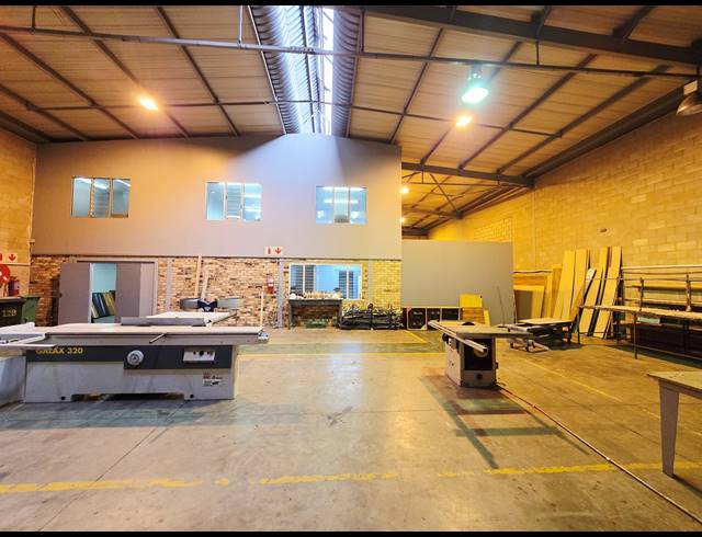 637M² WAREHOUSE TO LET IN KYA SANDS